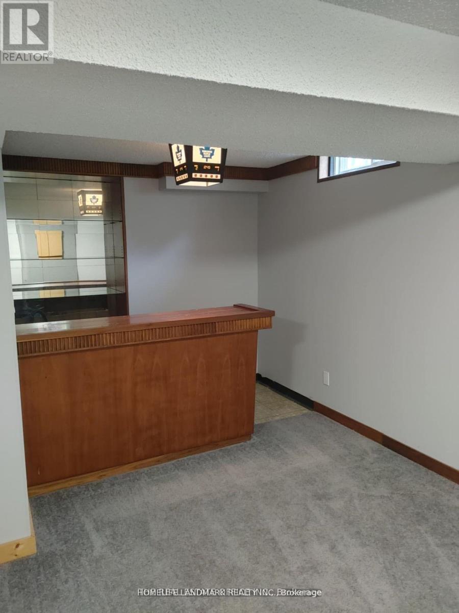 59 Kirby Crescent S, Whitby, ON - Indoor Photo Showing Other Room