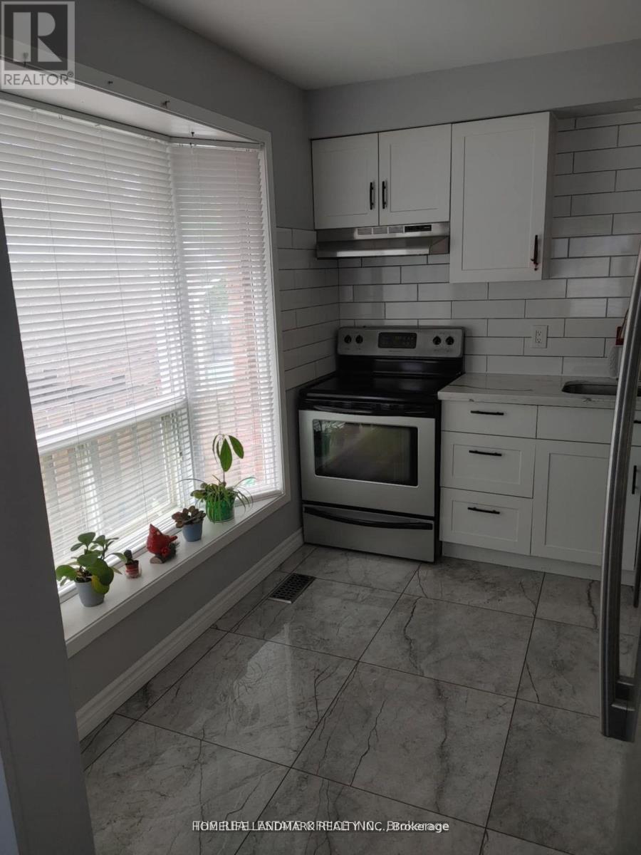 59 Kirby Crescent S, Whitby, ON - Indoor Photo Showing Kitchen