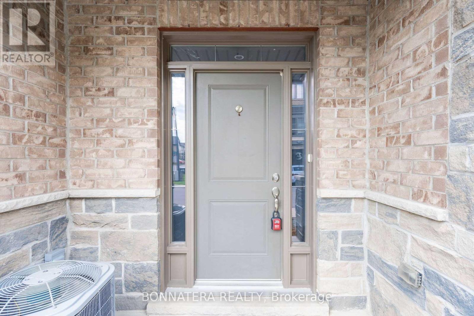 7 Lakefront Drive, Hamilton, ON -