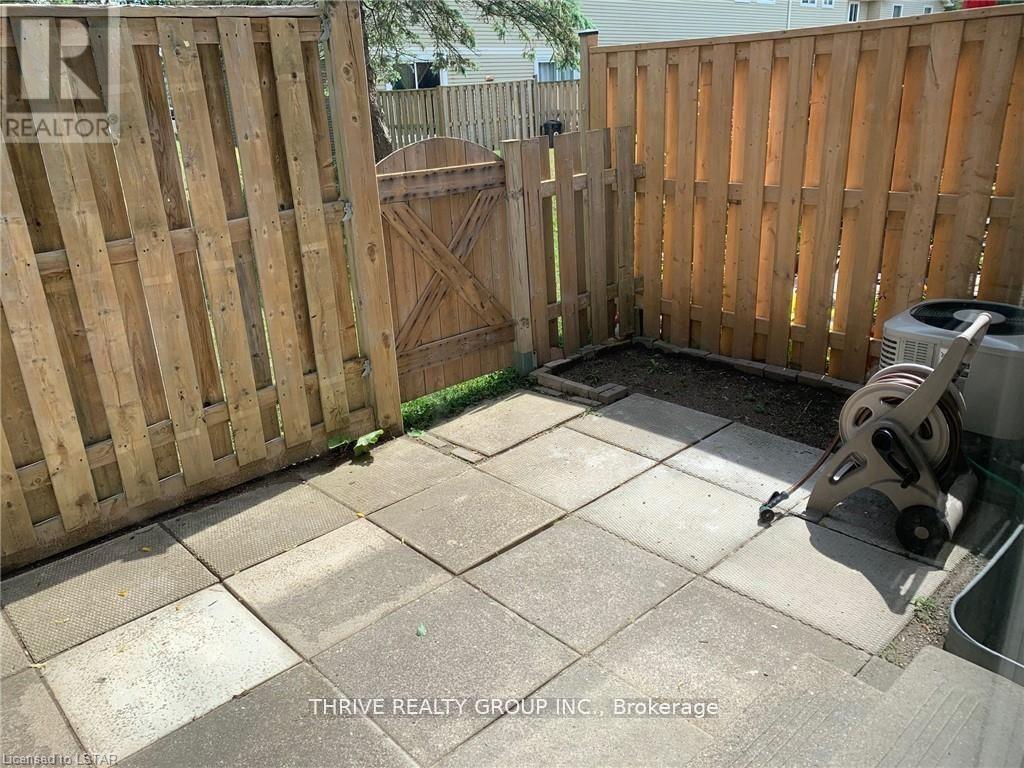 86 - 70 Fiddlers Green Road, London North (North P), ON -