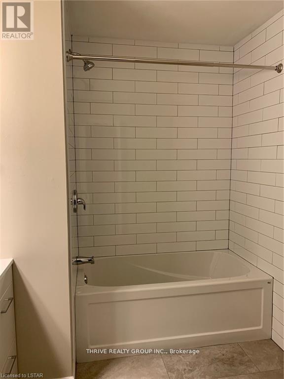 86 - 70 Fiddlers Green Road, London North (North P), ON - Indoor Photo Showing Bathroom