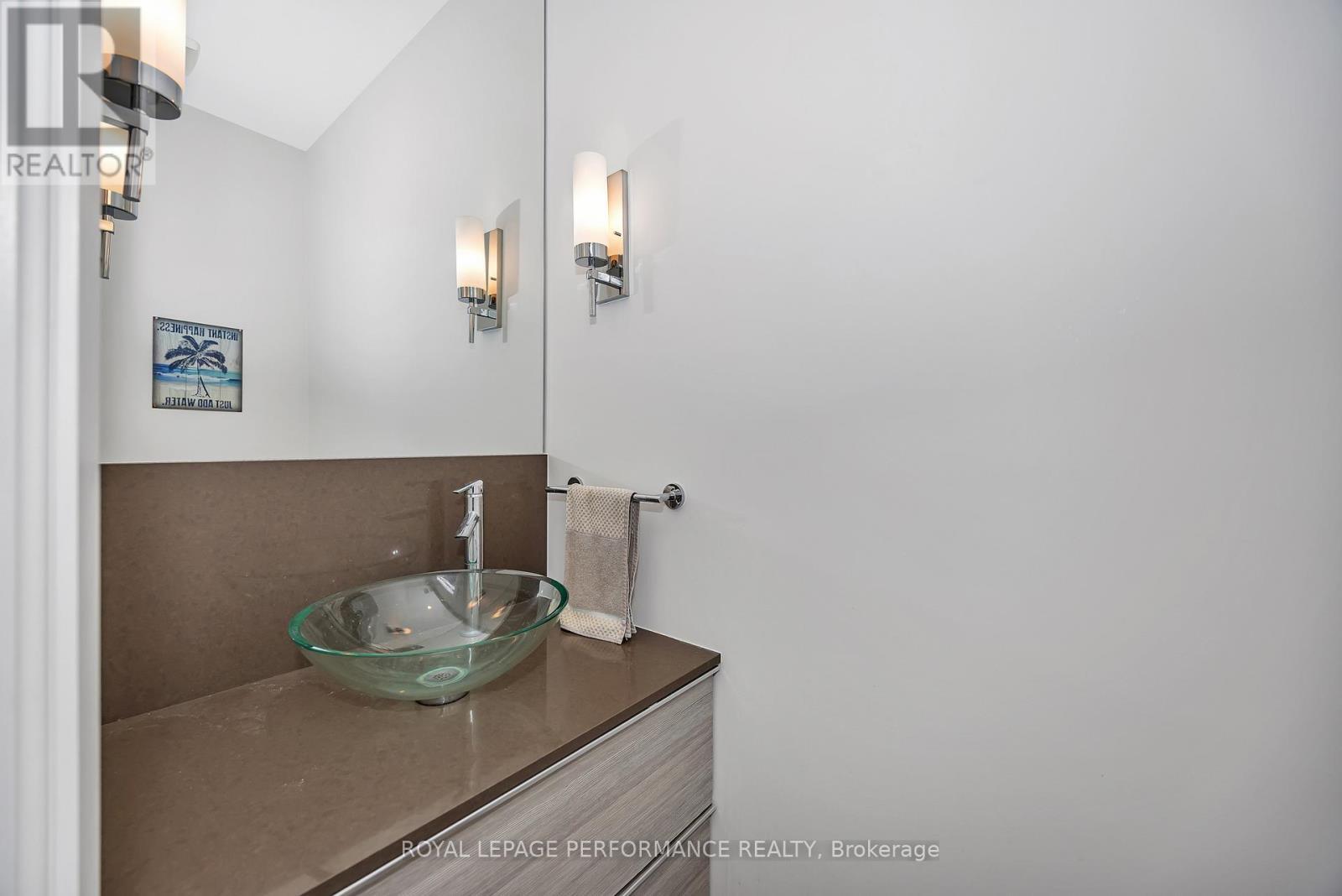 383 Princeton Avenue, Ottawa, ON - Indoor Photo Showing Bathroom