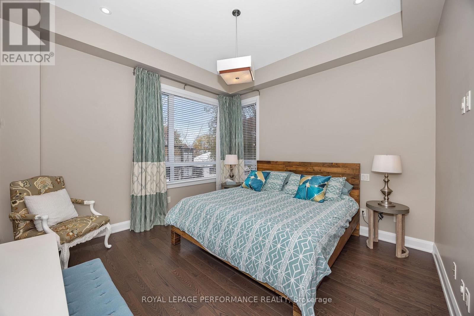 383 Princeton Avenue, Ottawa, ON - Indoor Photo Showing Bedroom