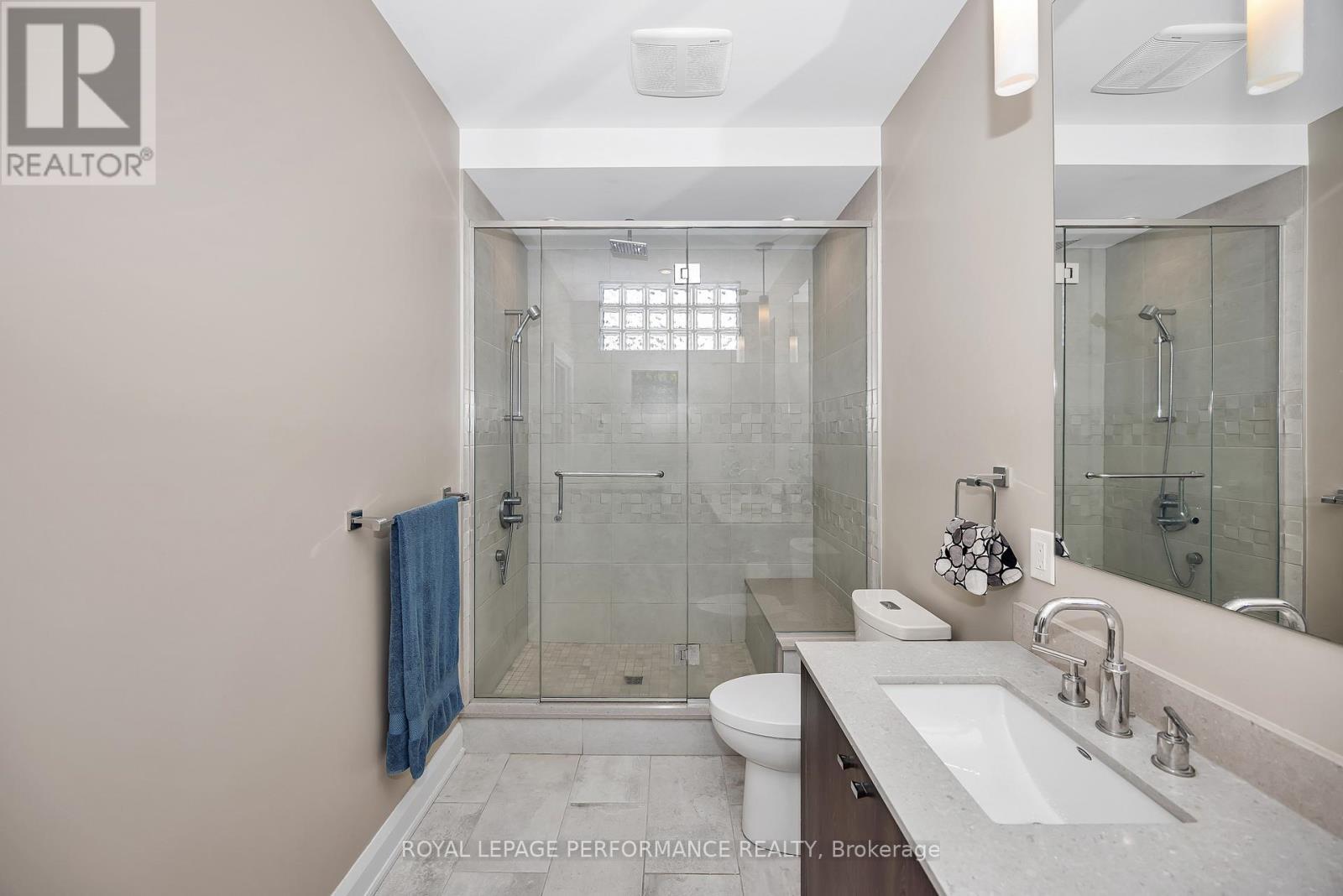 383 Princeton Avenue, Ottawa, ON - Indoor Photo Showing Bathroom