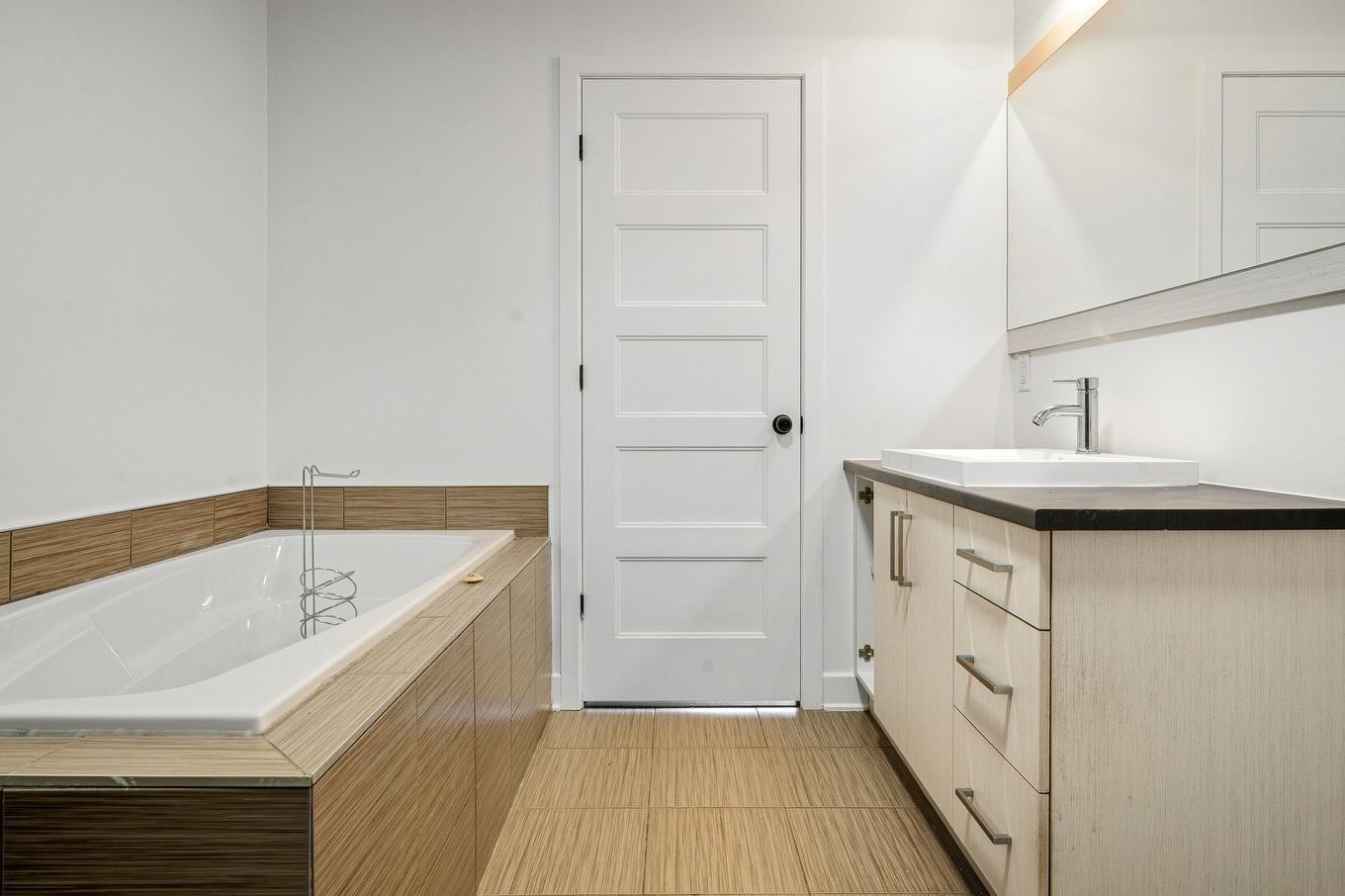 Bathroom - 550 Rue Valiquette, Sainte-Adèle, QC - Indoor Photo Showing Bathroom