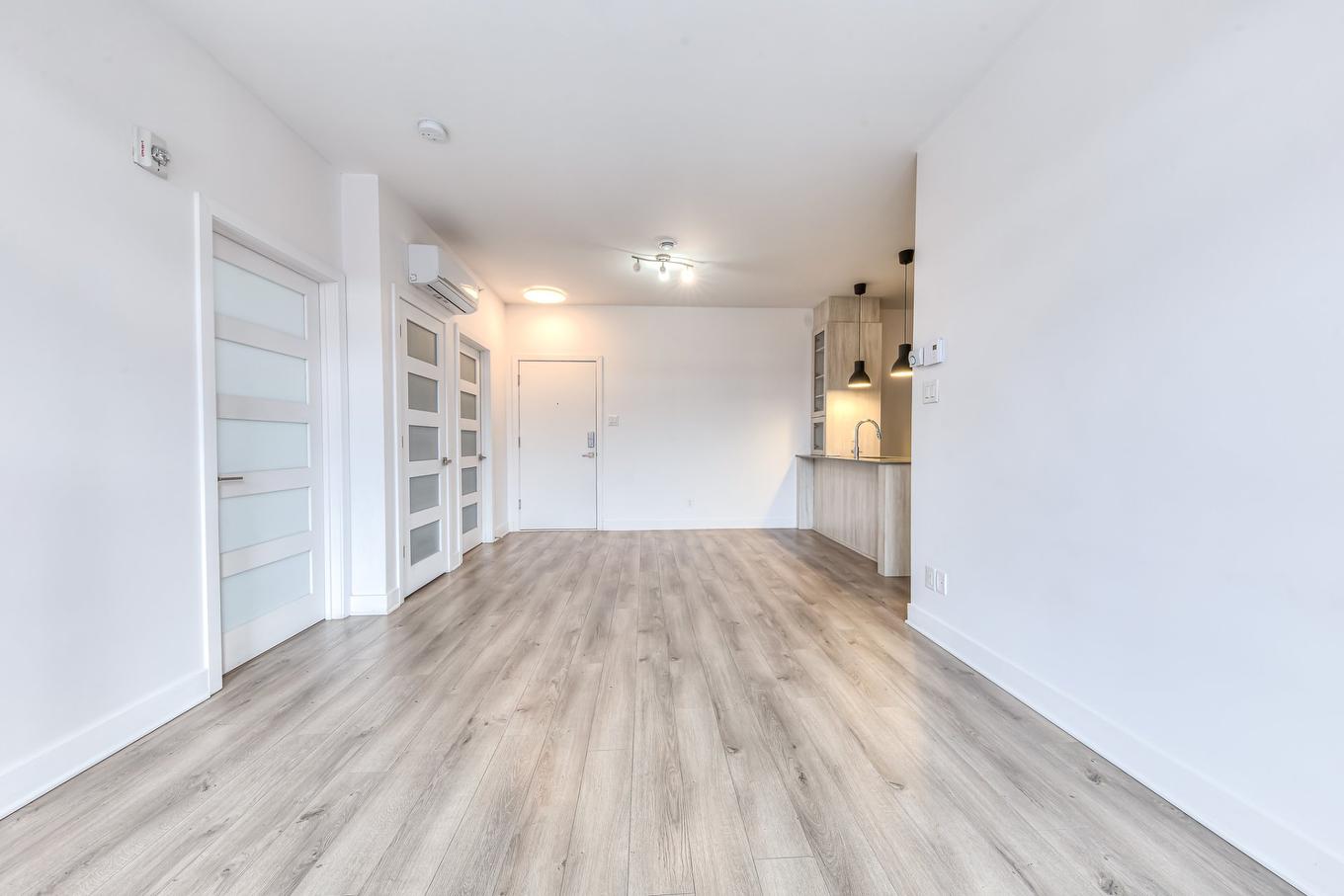 Salon - 407-2350 Av. Aird, Montréal (Mercier/Hochelaga-Maisonneuve), QC - Indoor Photo Showing Other Room