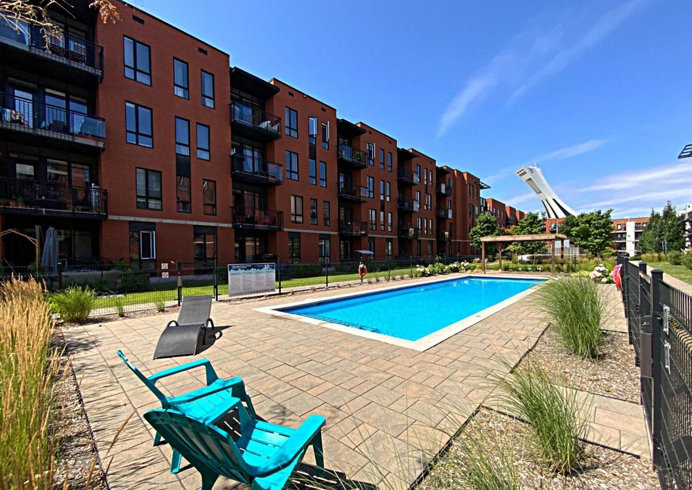 Piscine - 407-2350 Av. Aird, Montréal (Mercier/Hochelaga-Maisonneuve), QC - Outdoor With In Ground Pool With Balcony