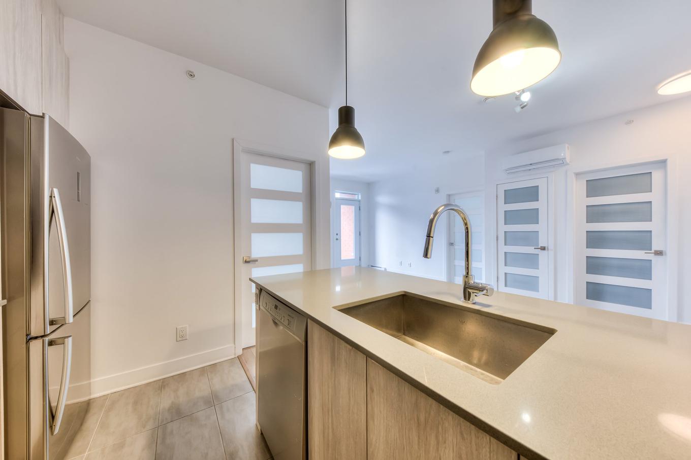 Cuisine - 407-2350 Av. Aird, Montréal (Mercier/Hochelaga-Maisonneuve), QC - Indoor Photo Showing Kitchen