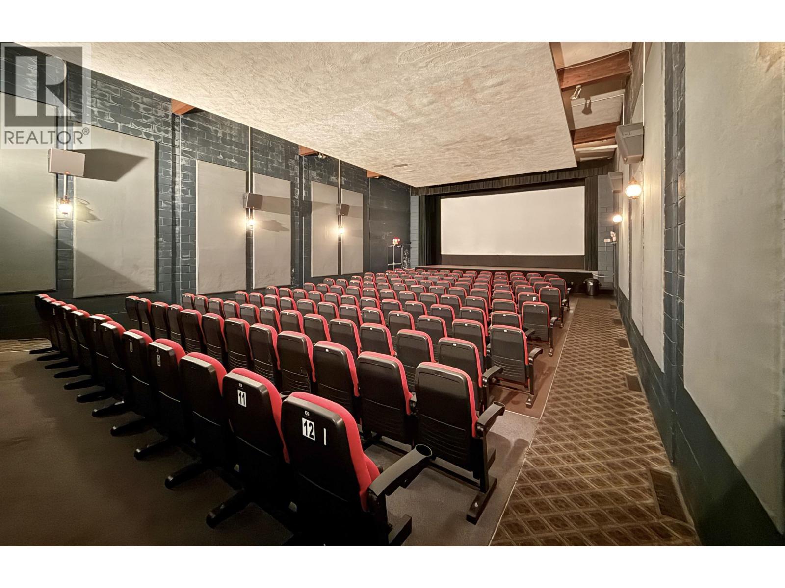 909 Gibsons Way, Gibsons, BC