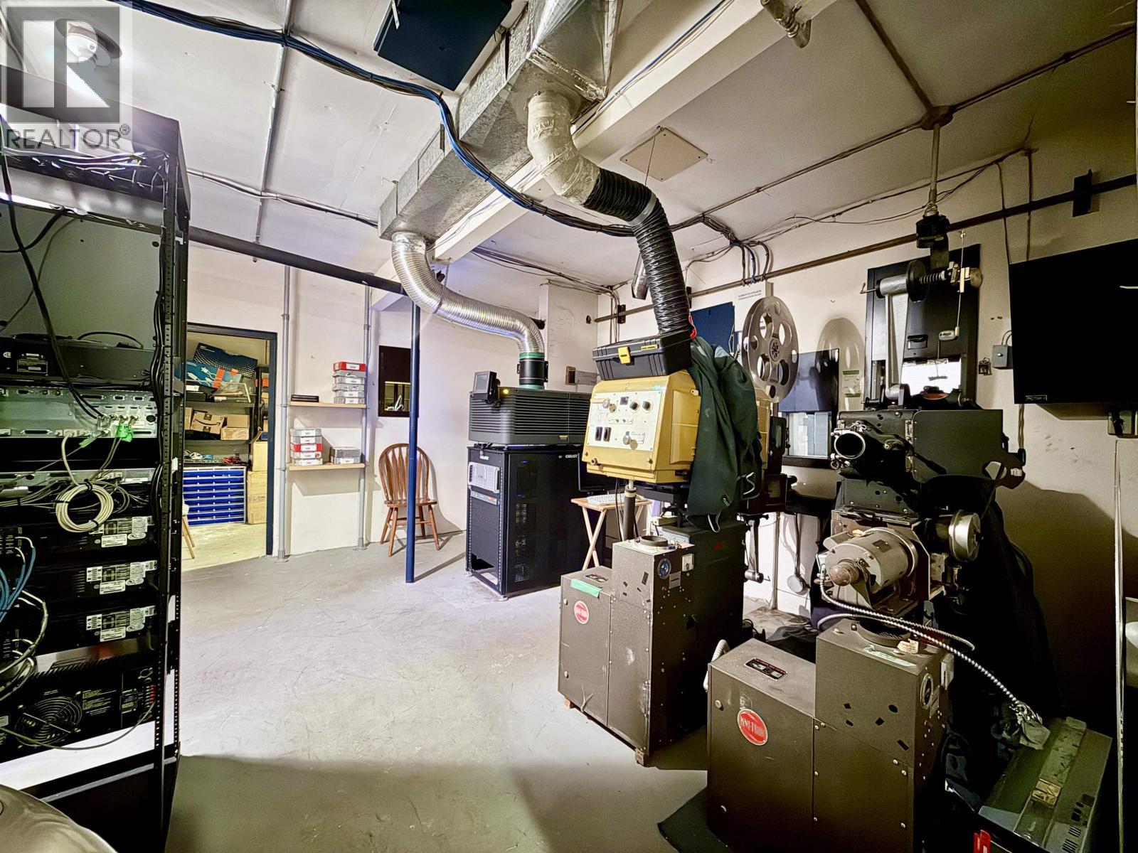 909 Gibsons Way, Gibsons, BC