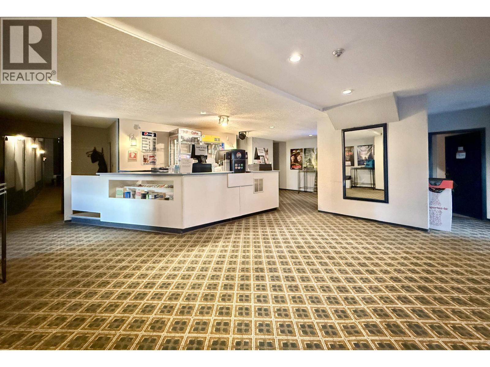 909 Gibsons Way, Gibsons, BC