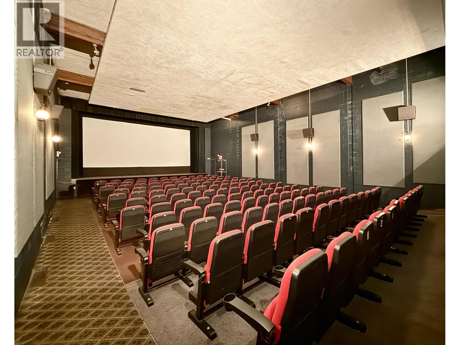 909 Gibsons Way, Gibsons, BC