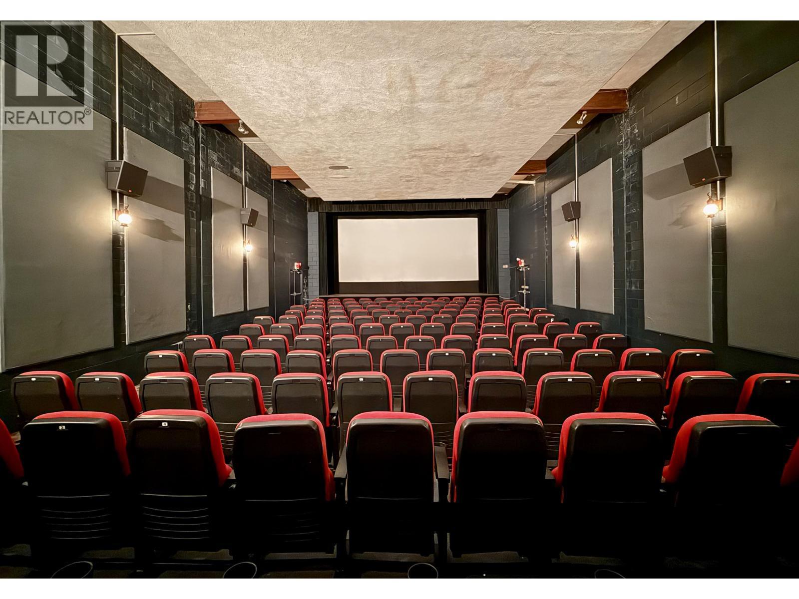 909 Gibsons Way, Gibsons, BC