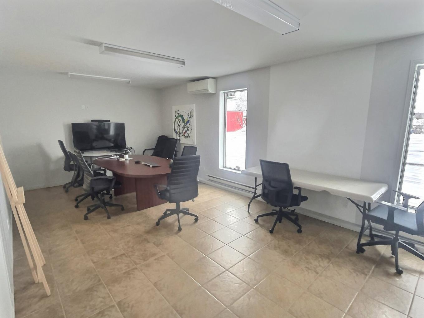 Conference room - 325 Boul. Rideau, Rouyn-Noranda, QC - Indoor Photo Showing Office