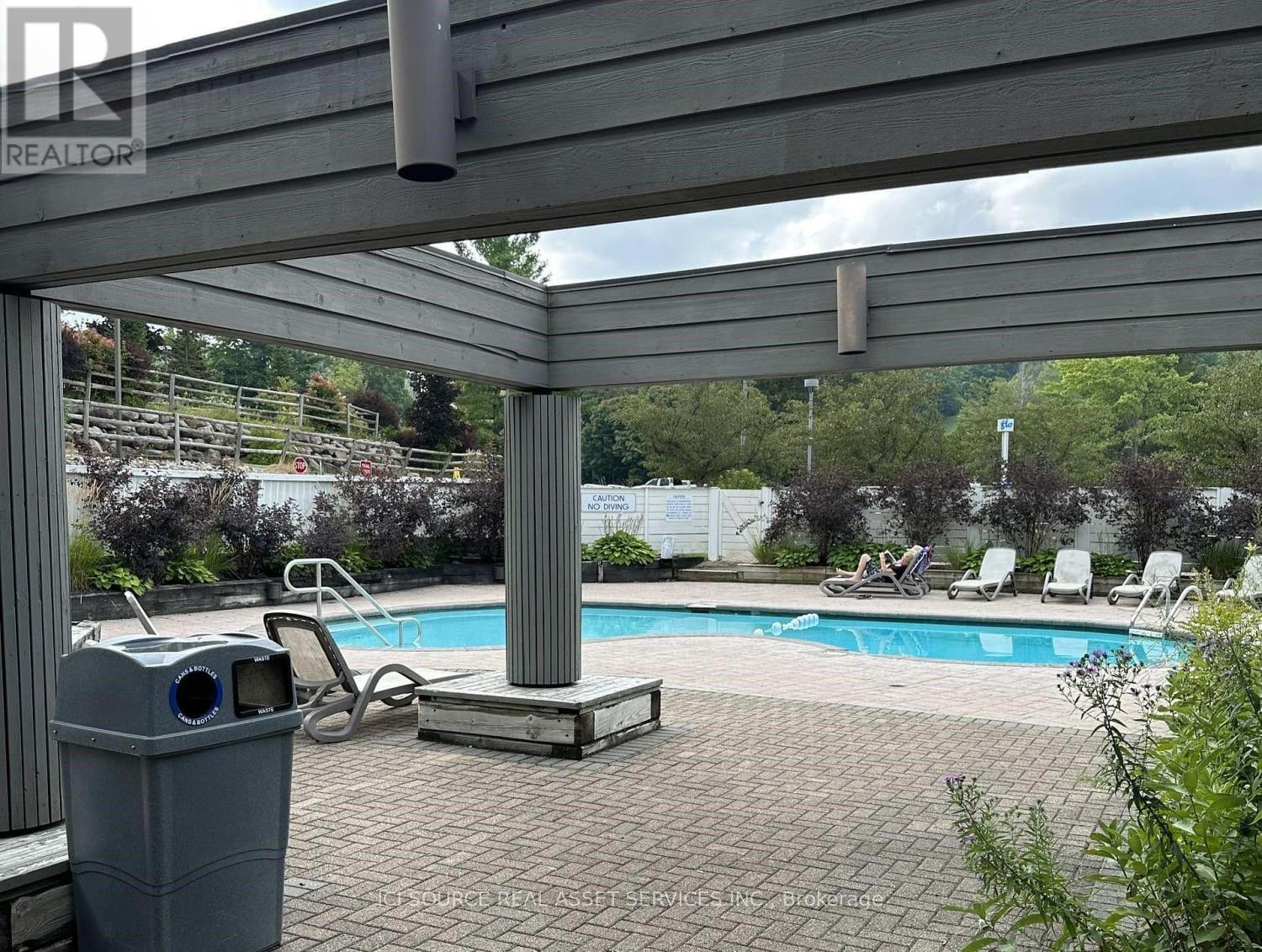 405 - 40 Horseshoe Boulevard, Oro-Medonte, ON - Outdoor With In Ground Pool