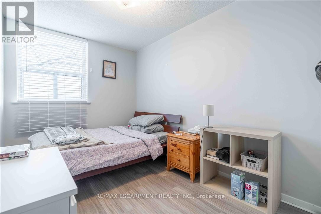 502 - 23 Main Street, Hamilton, ON - Indoor Photo Showing Bedroom