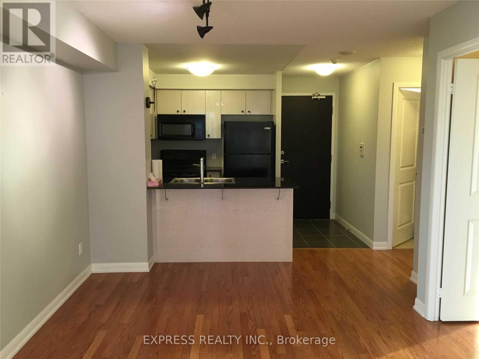 1107 - 5793 Yonge Street, Toronto, ON - Indoor Photo Showing Kitchen