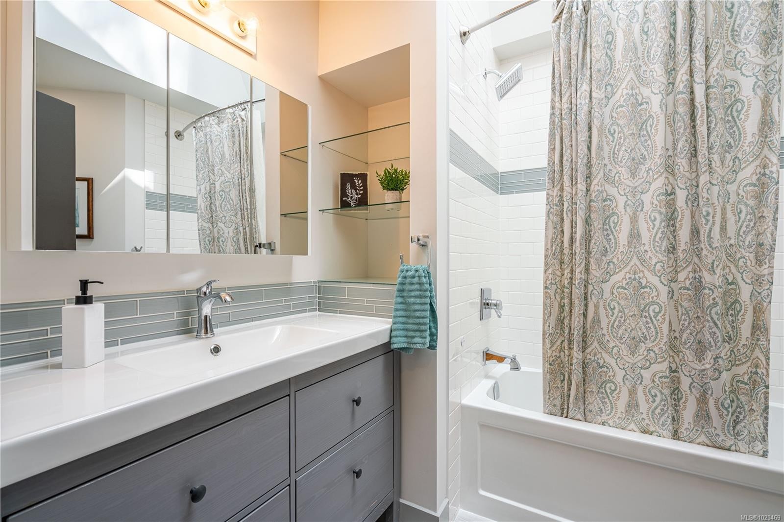 2880 Leigh Rd, Langford, BC