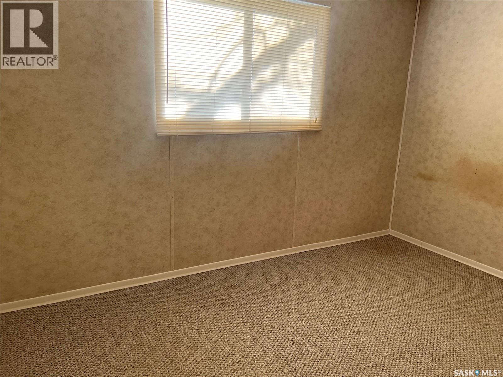 400 Reed Street, Morse, SK - Indoor Photo Showing Other Room