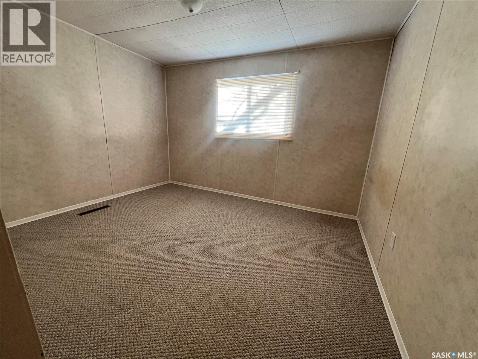 400 Reed Street, Morse, SK - Indoor Photo Showing Other Room