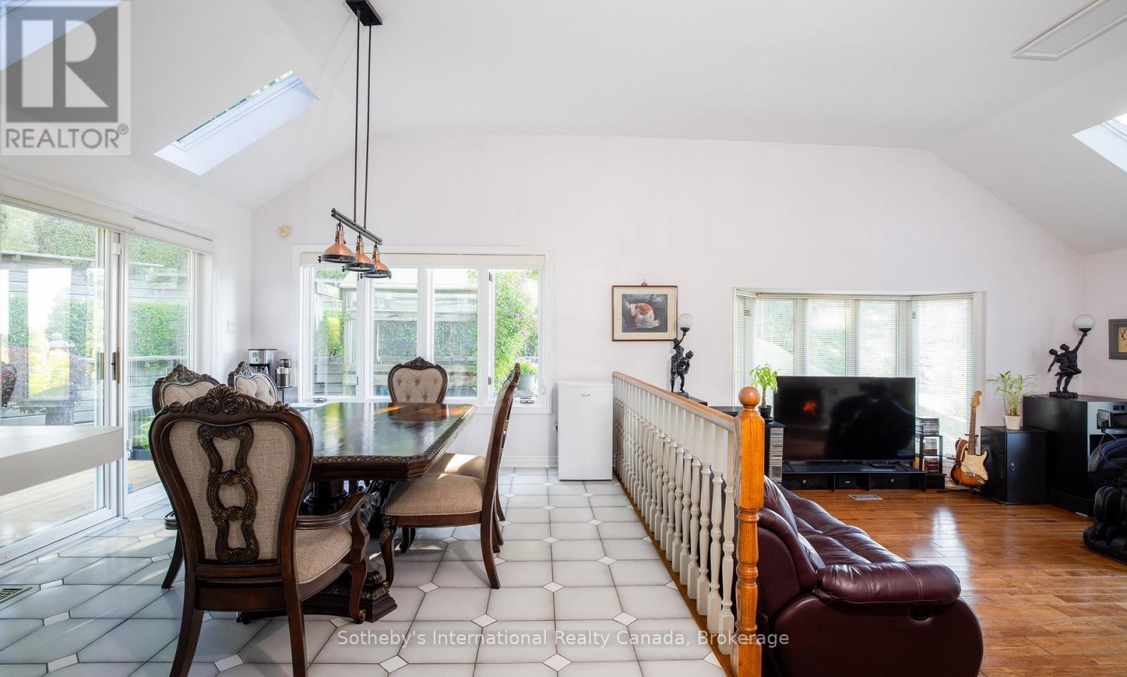 12 Matson Drive, Caledon (Palgrave), ON - Indoor Photo Showing Dining Room
