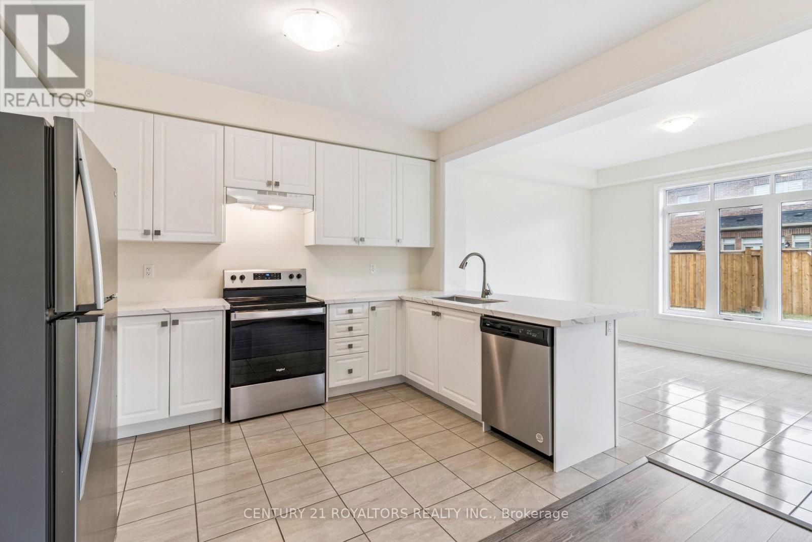 25 Ferragine Crescent, Bradford West Gwillimbury, ON - Indoor Photo Showing Kitchen With Stainless Steel Kitchen