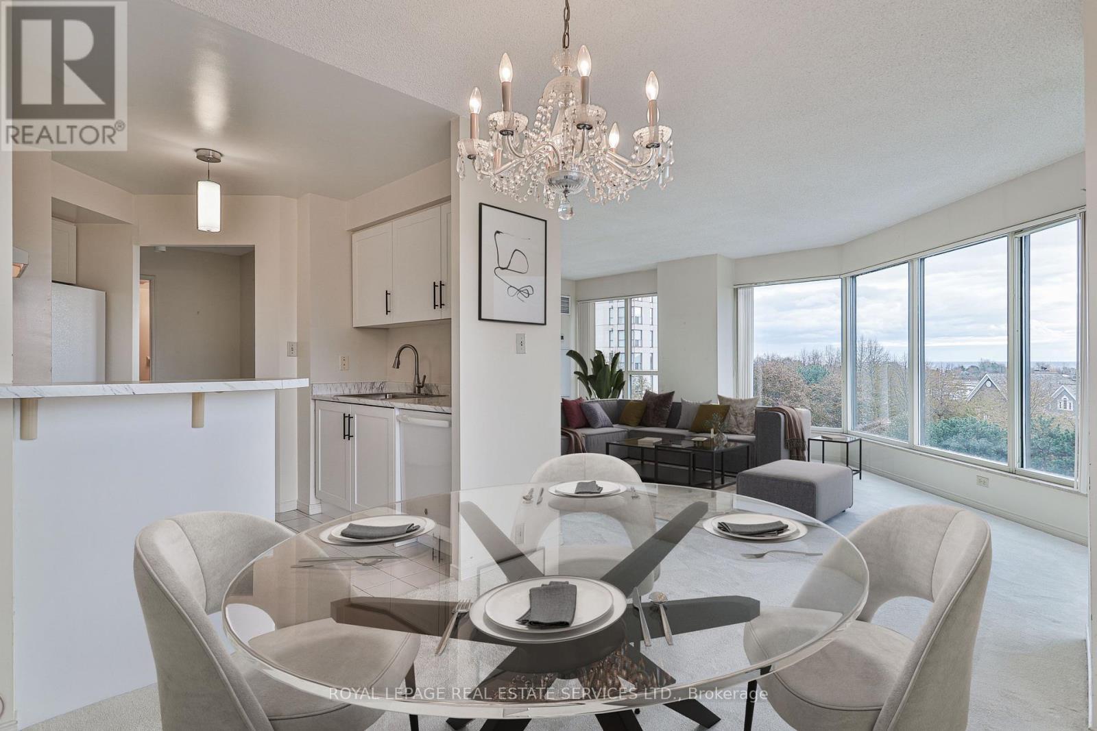 611 - 2269 Lake Shore Boulevard W, Toronto, ON - Indoor Photo Showing Dining Room