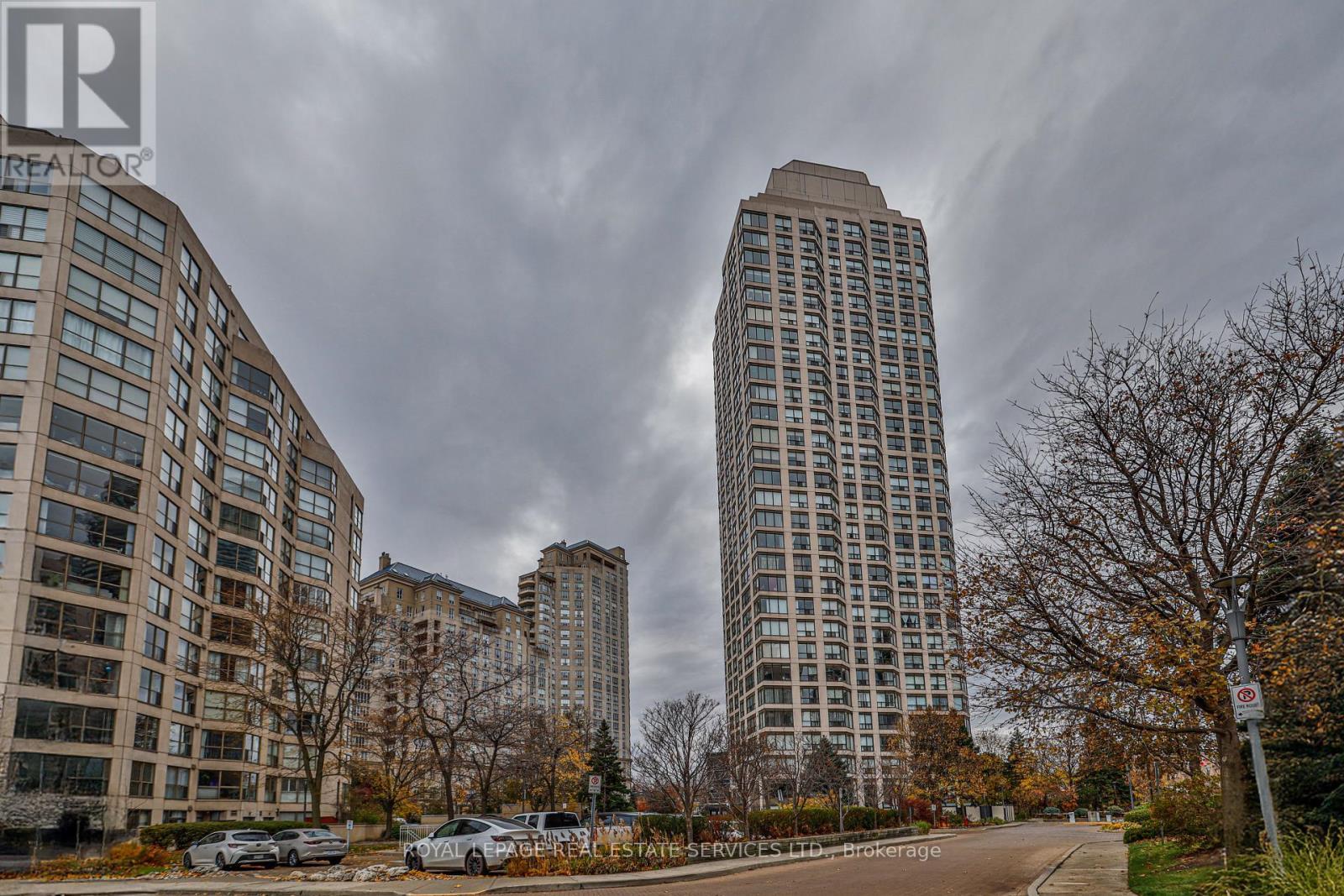 611 - 2269 Lake Shore Boulevard W, Toronto, ON - Outdoor With Facade