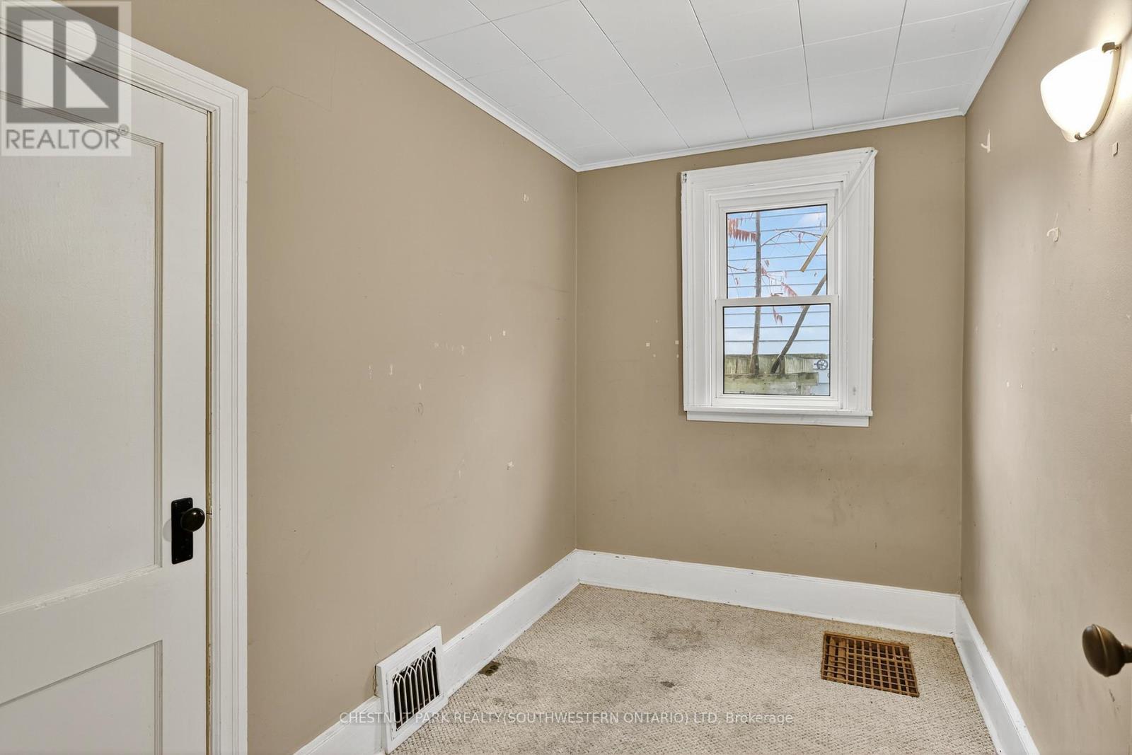 50 Ridout Street, Kawartha Lakes, ON - Indoor Photo Showing Other Room