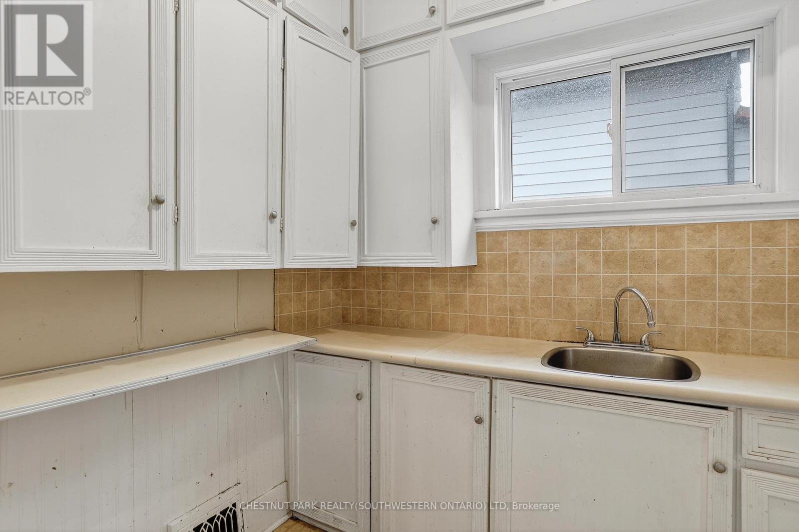 50 Ridout Street, Kawartha Lakes, ON - Indoor Photo Showing Kitchen
