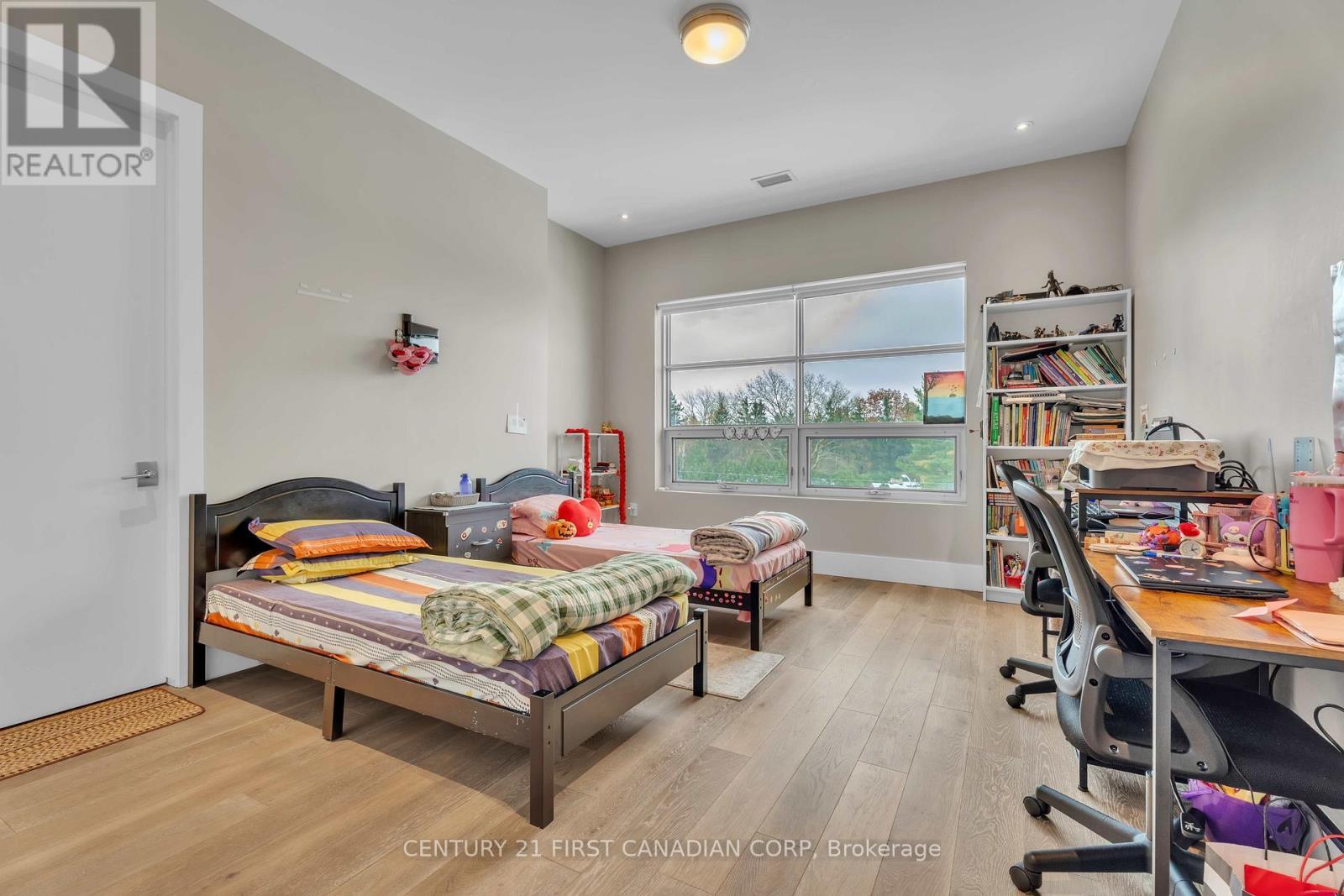 303 - 1705 Fiddlehead Place, London North (North R), ON - Indoor Photo Showing Bedroom