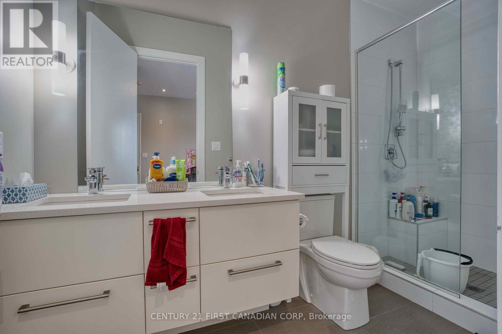 303 - 1705 Fiddlehead Place, London North (North R), ON - Indoor Photo Showing Bathroom