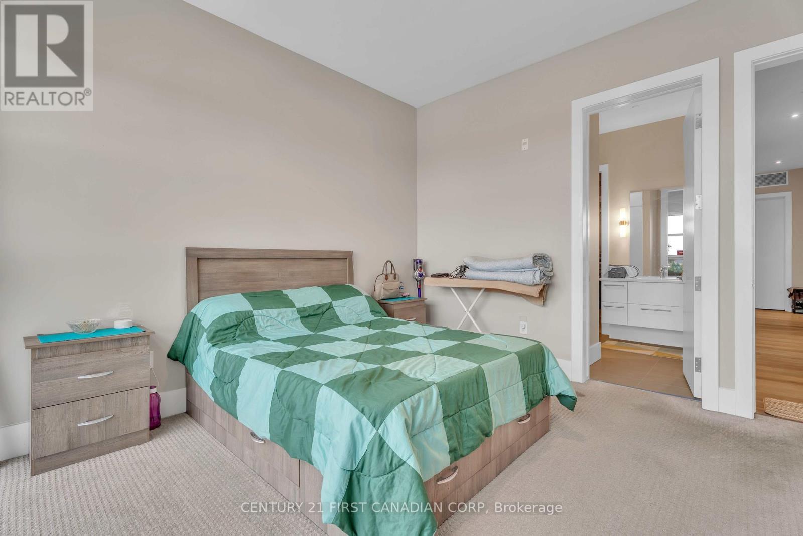 303 - 1705 Fiddlehead Place, London North (North R), ON - Indoor Photo Showing Bedroom