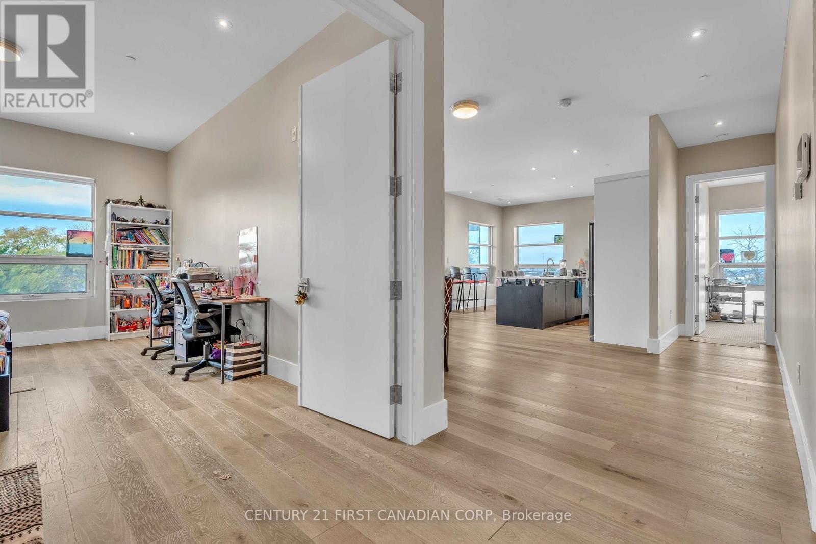 303 - 1705 Fiddlehead Place, London North (North R), ON - Indoor