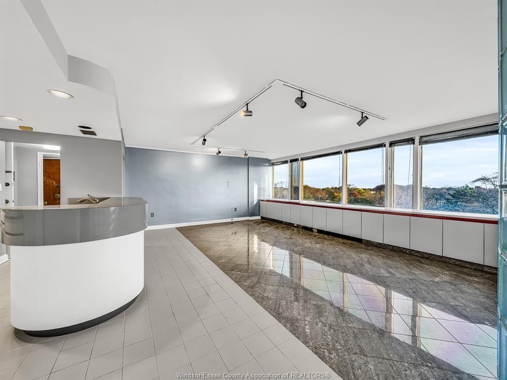 602-2144 Pelissier, Windsor, ON