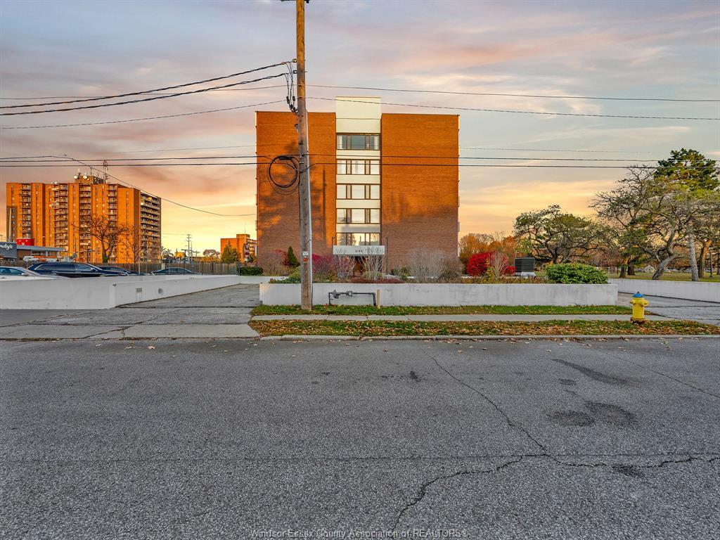 602-2144 Pelissier, Windsor, ON