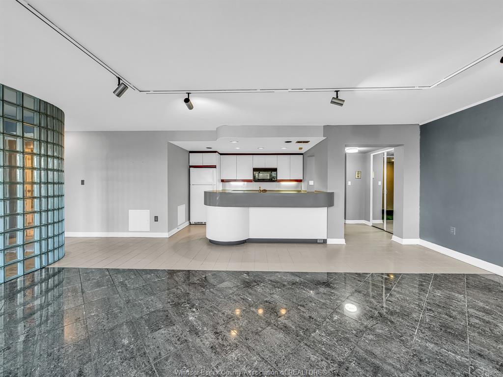 602-2144 Pelissier, Windsor, ON