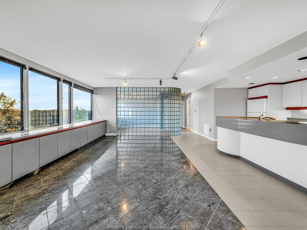 602-2144 Pelissier, Windsor, ON