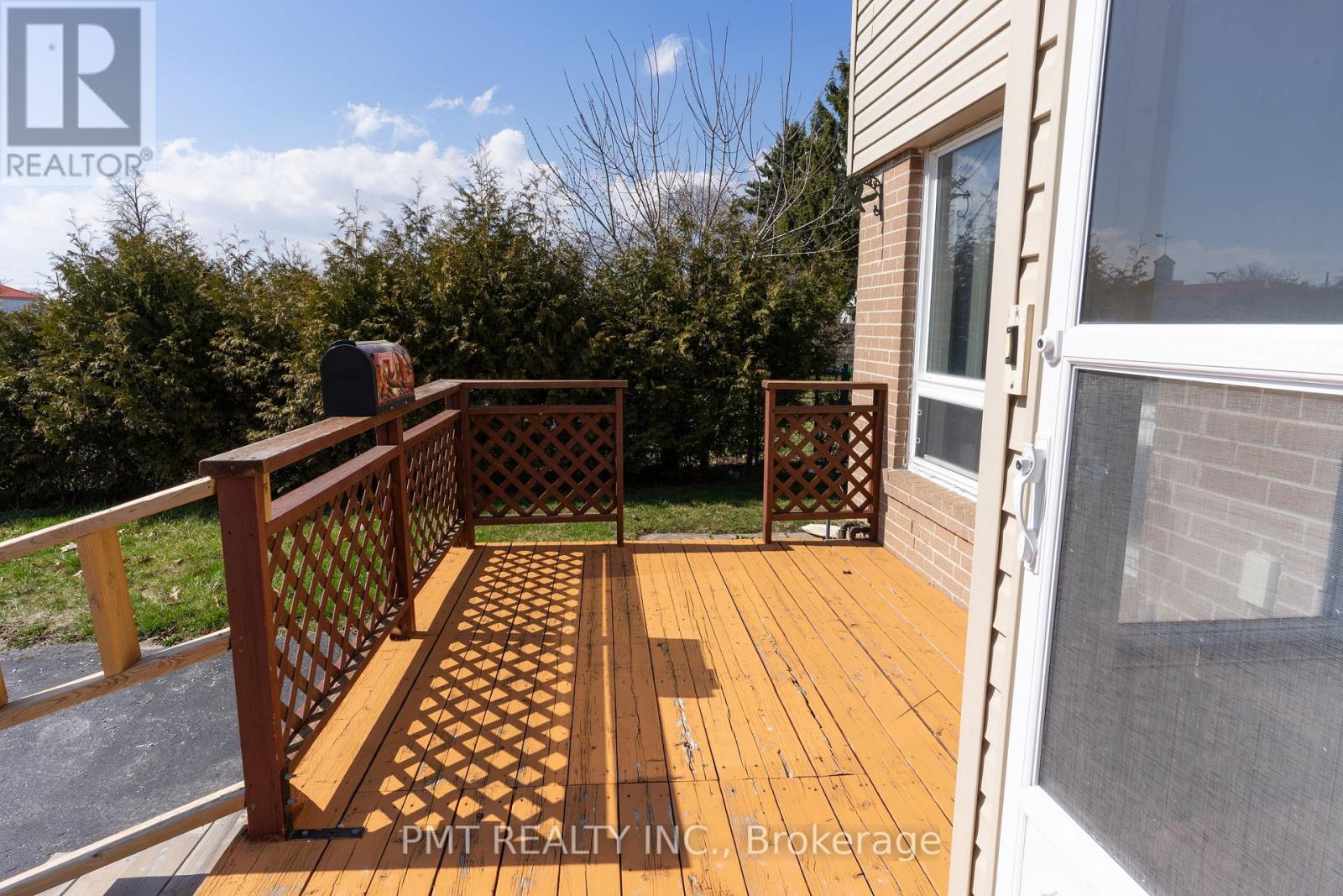 728 Krosno Boulevard, Pickering, ON - Outdoor