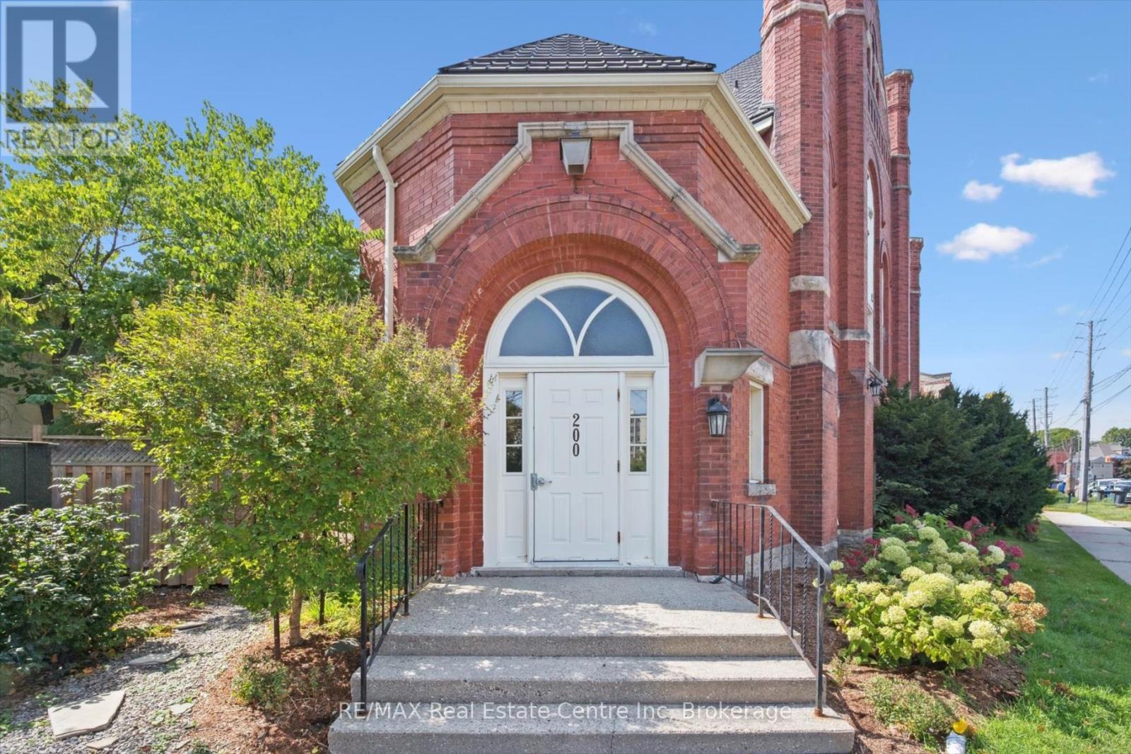 204 - 200 Woolwich Street, Guelph (Downtown), ON - Outdoor