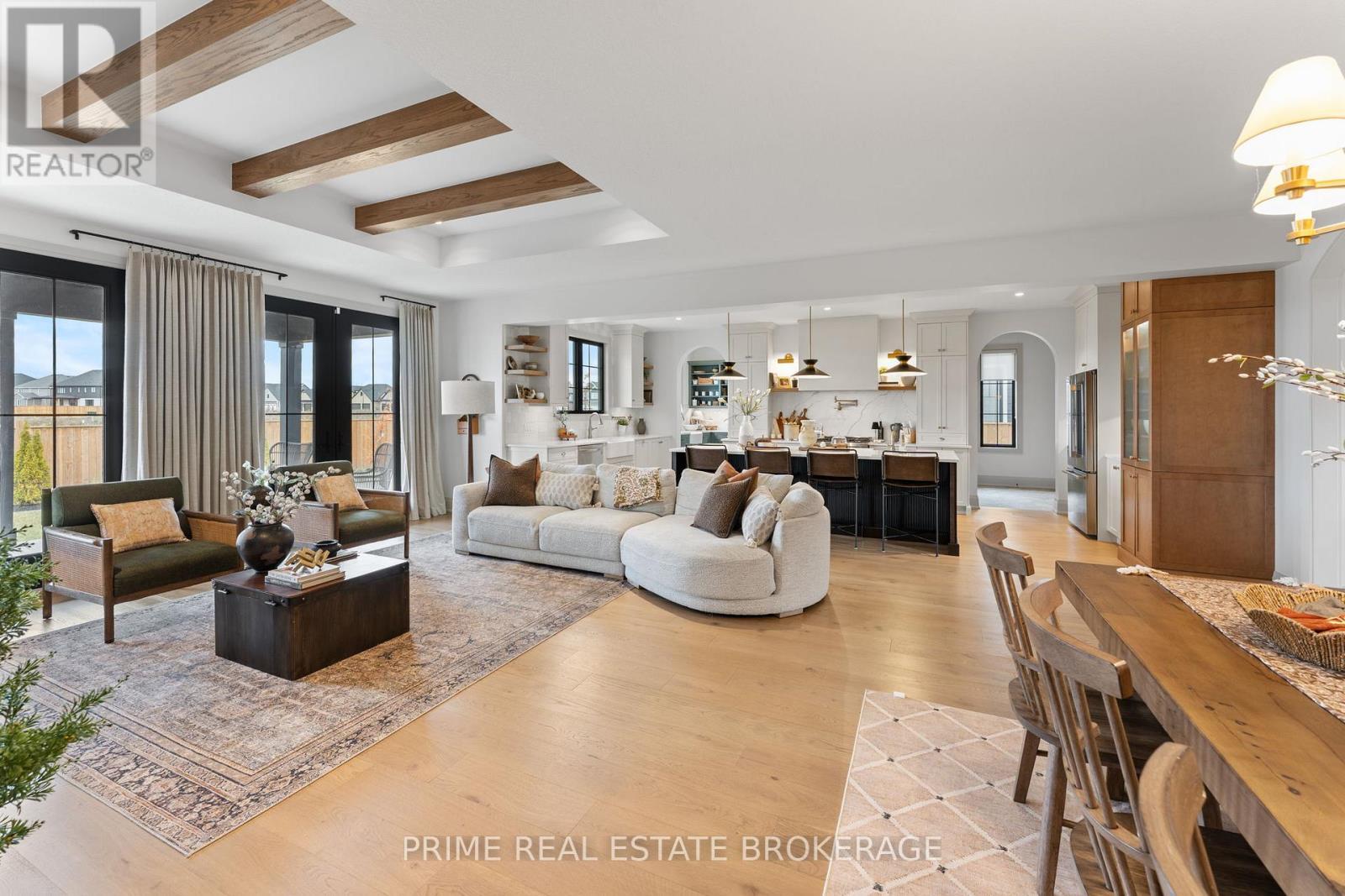 78 Optimist Drive, Southwold, ON - Indoor Photo Showing Living Room