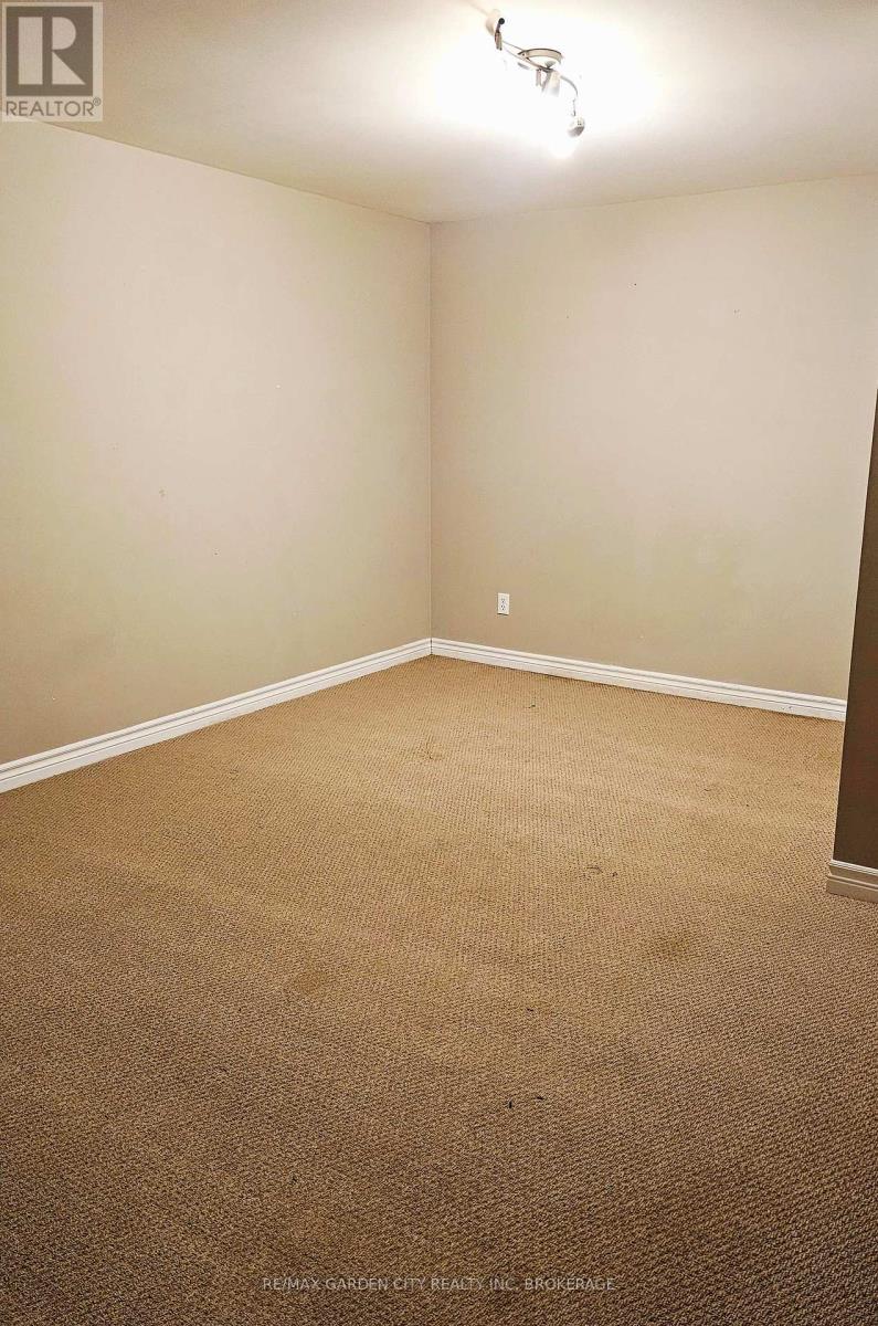 244 Autumn Crescent, Welland (West Welland), ON - Indoor Photo Showing Other Room