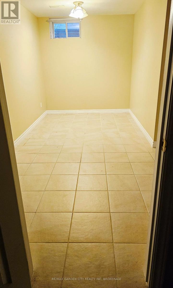 244 Autumn Crescent, Welland (West Welland), ON - Indoor Photo Showing Other Room