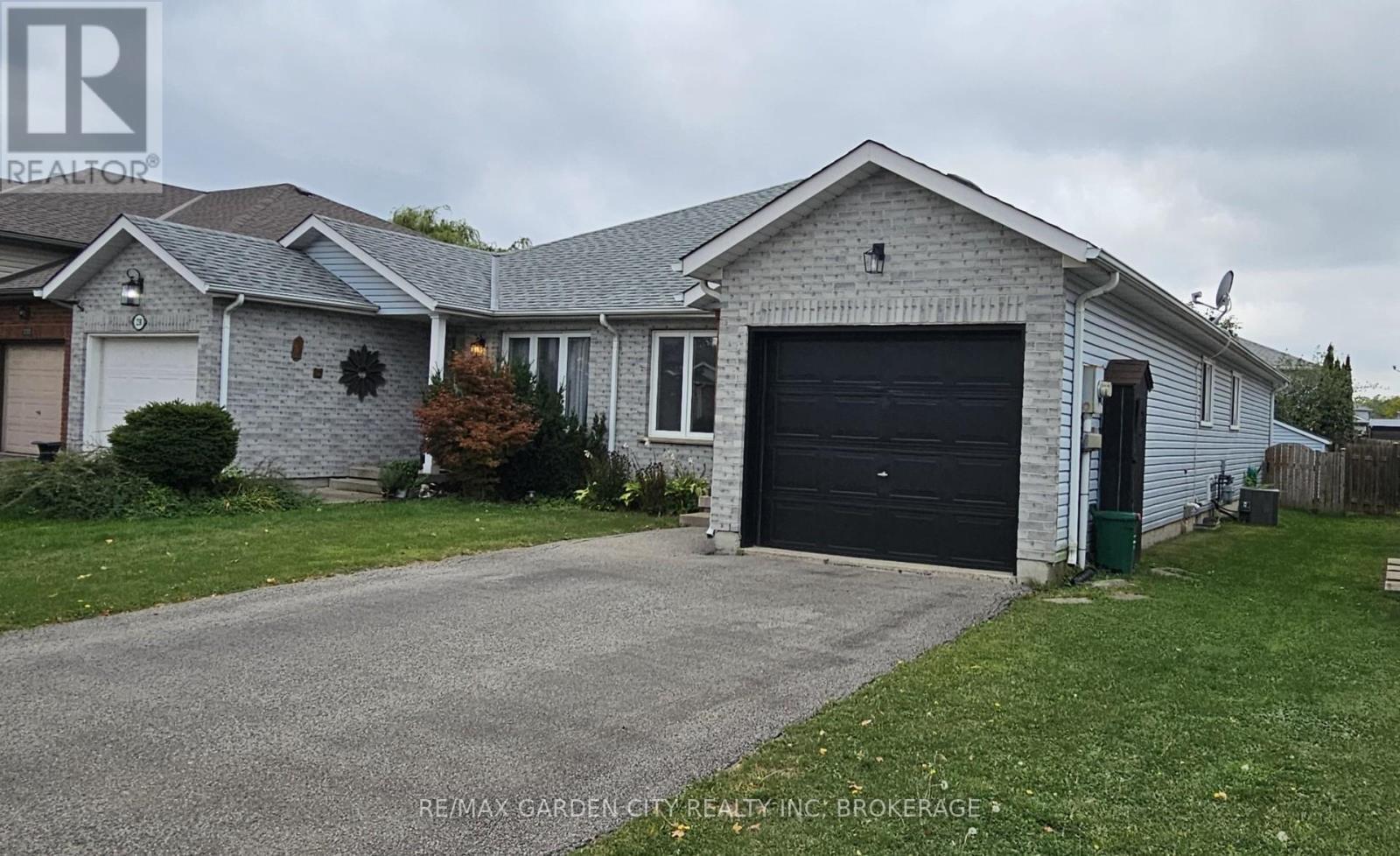 244 Autumn Crescent, Welland (West Welland), ON - Outdoor