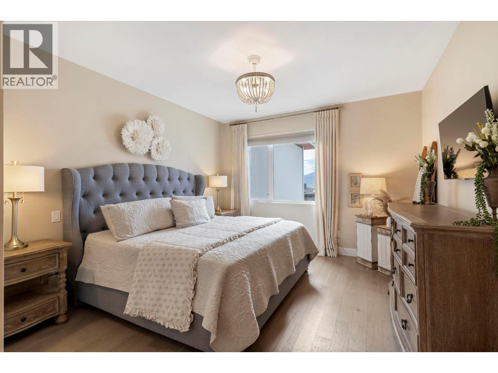 1768 Slateview Crescent, Lake Country, BC - Indoor Photo Showing Bedroom