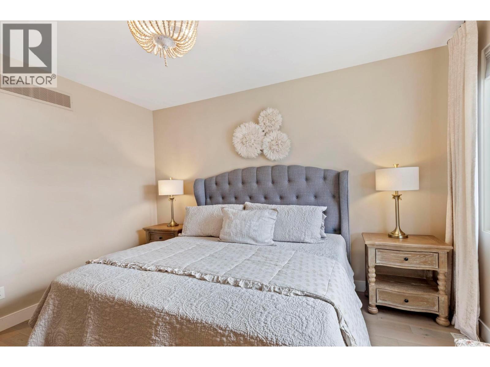 1768 Slateview Crescent, Lake Country, BC - Indoor Photo Showing Bedroom