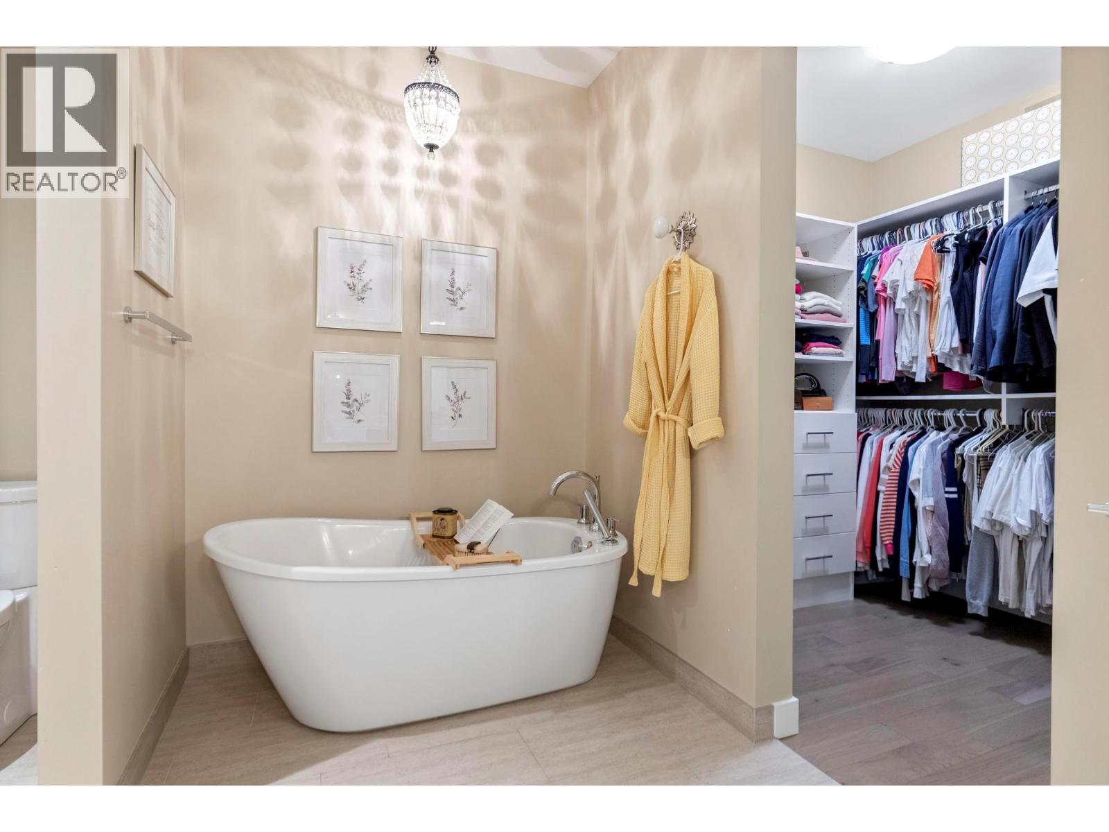 1768 Slateview Crescent, Lake Country, BC - Indoor Photo Showing Bathroom