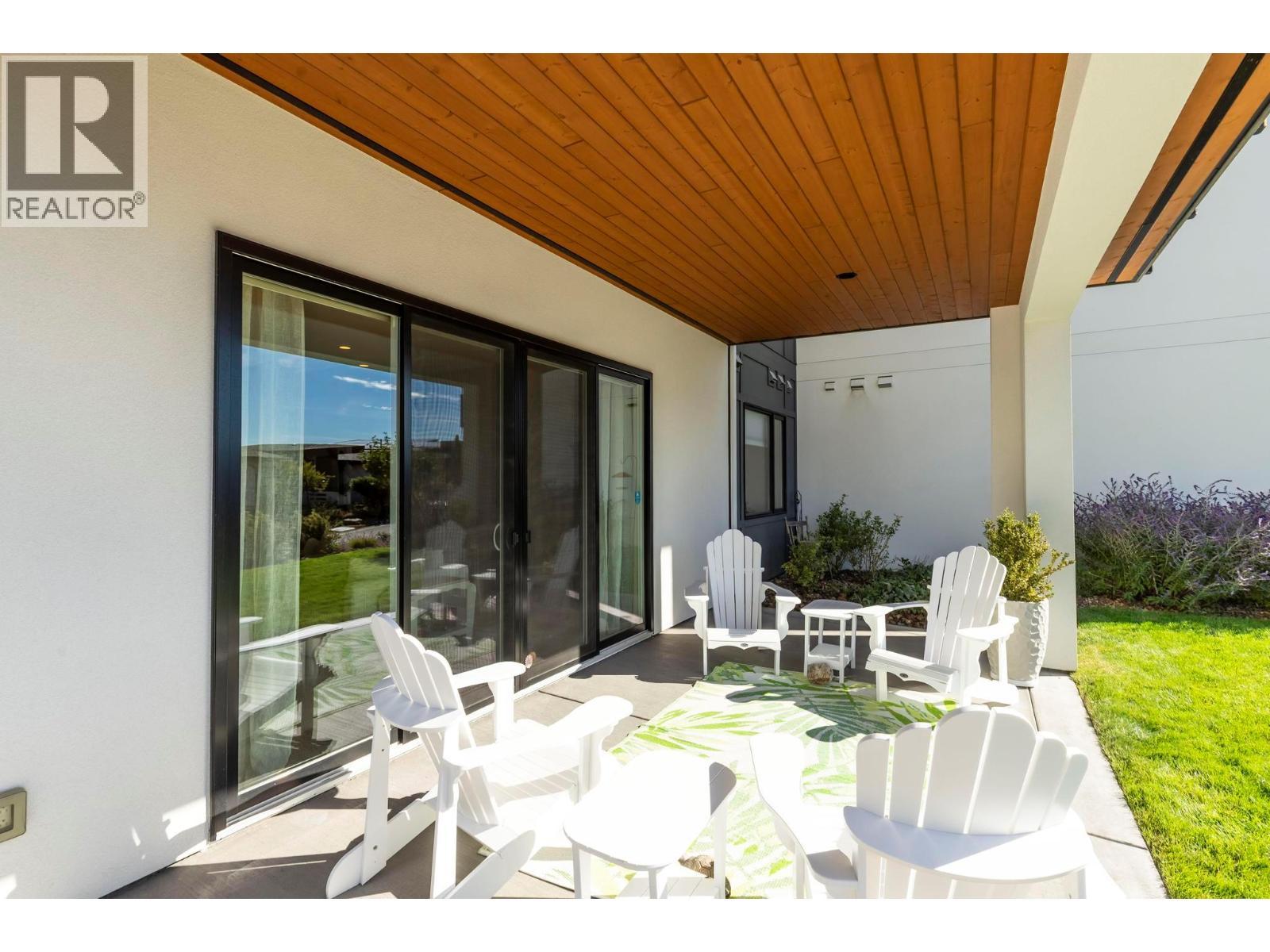 1768 Slateview Crescent, Lake Country, BC - Outdoor With Deck Patio Veranda With Exterior