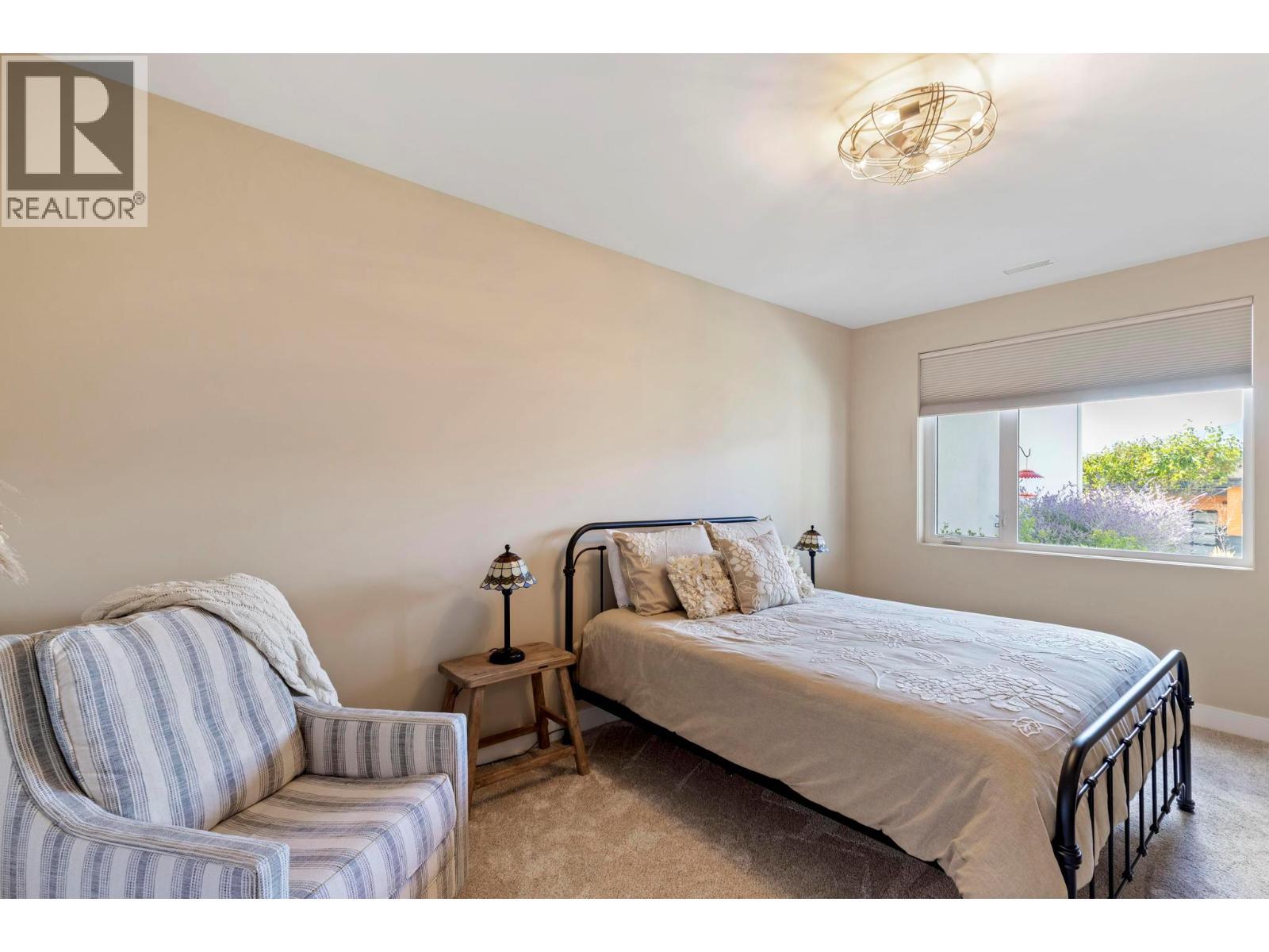 1768 Slateview Crescent, Lake Country, BC - Indoor Photo Showing Bedroom
