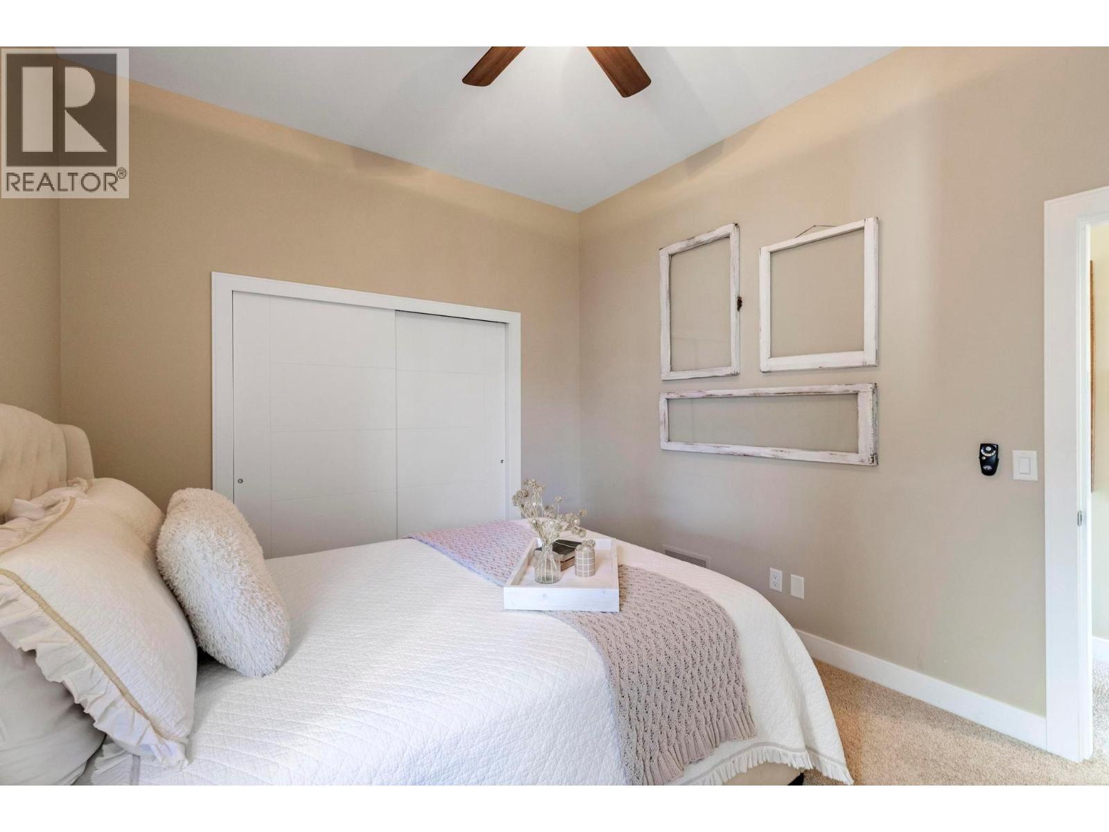 1768 Slateview Crescent, Lake Country, BC - Indoor Photo Showing Bedroom